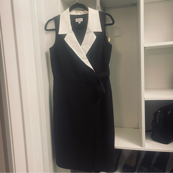 Dresses & Skirts - Black and white wrap dress with cute belt tie